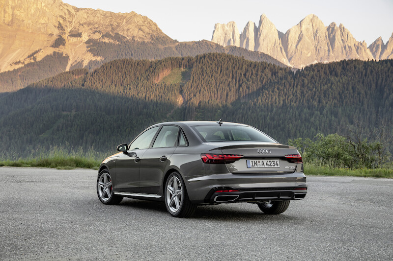 Audi A4 Limousine