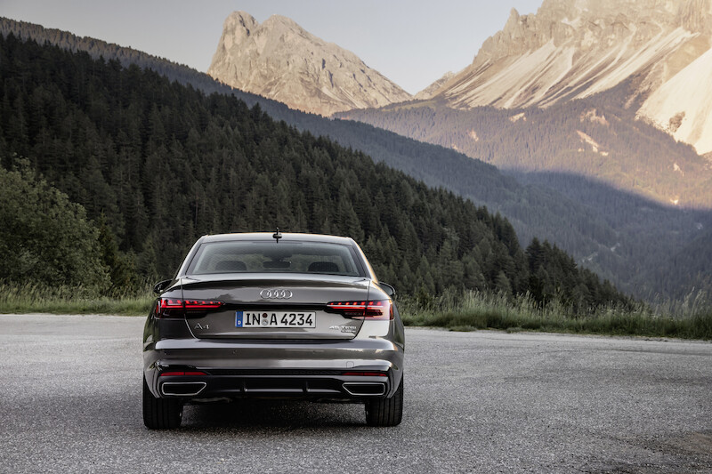Audi A4 Limousine