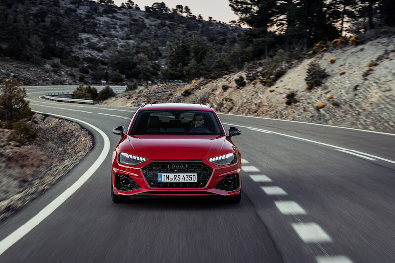 Odświeżenie mocnego kombi: Nowe Audi RS 4 Avant