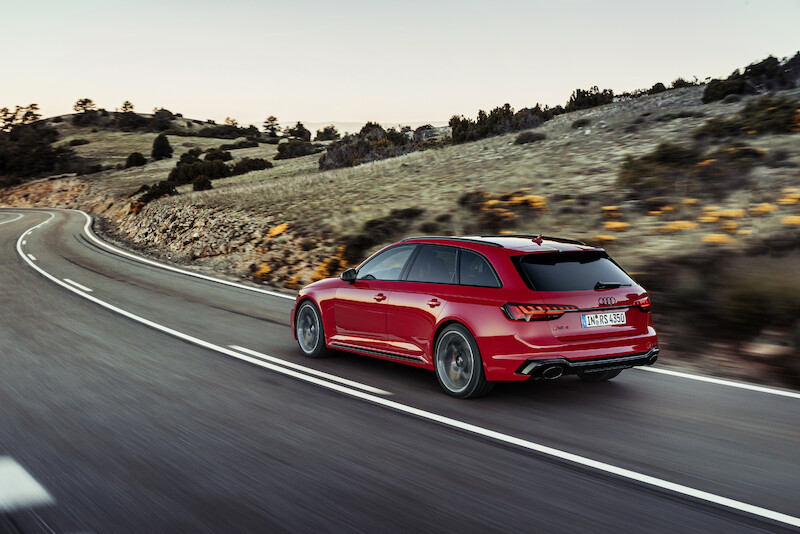Odświeżenie mocnego kombi: Nowe Audi RS 4 Avant