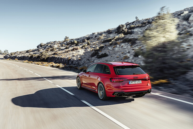 Odświeżenie mocnego kombi: Nowe Audi RS 4 Avant