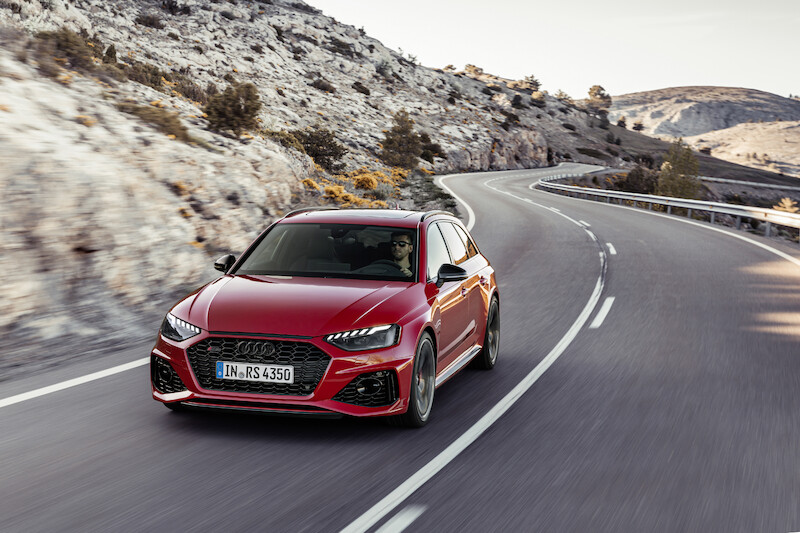 Odświeżenie mocnego kombi: Nowe Audi RS 4 Avant