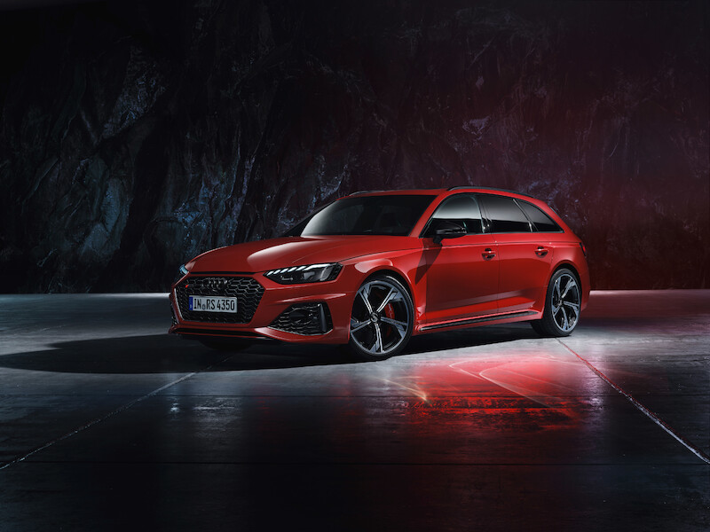 Odświeżenie mocnego kombi: Nowe Audi RS 4 Avant