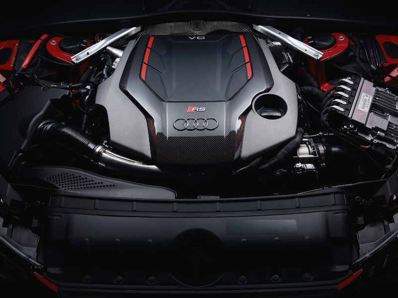 Odświeżenie mocnego kombi: Nowe Audi RS 4 Avant