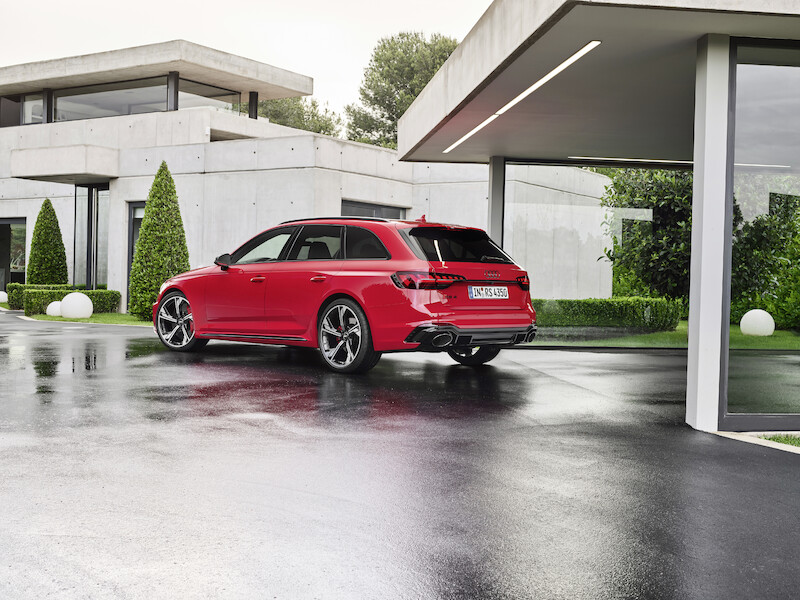 Odświeżenie mocnego kombi: Nowe Audi RS 4 Avant