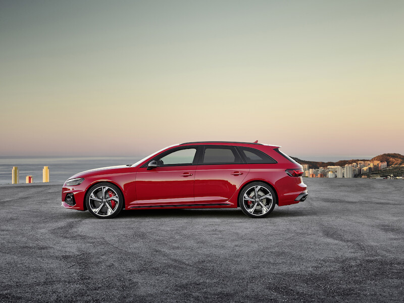 Odświeżenie mocnego kombi: Nowe Audi RS 4 Avant