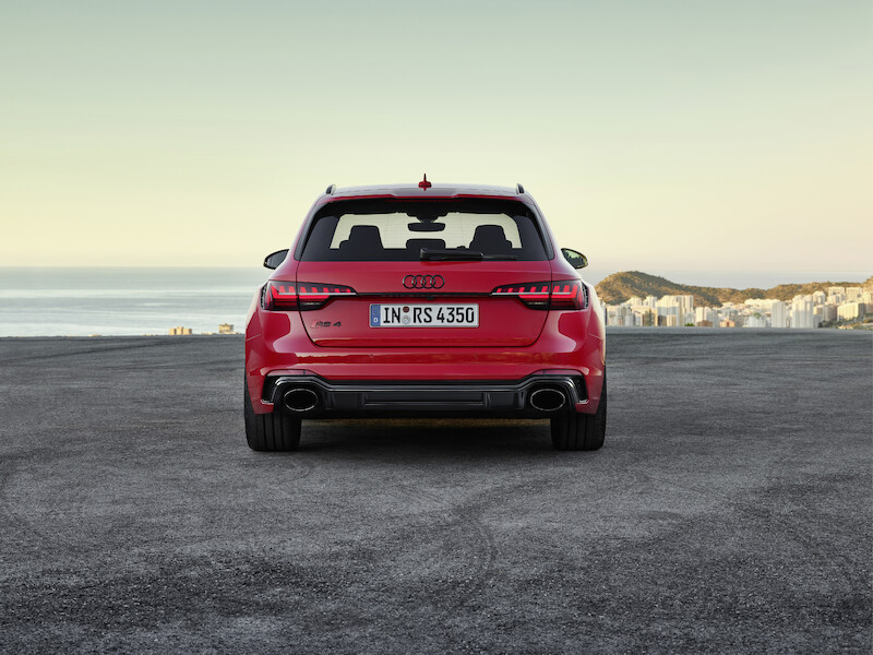 Odświeżenie mocnego kombi: Nowe Audi RS 4 Avant