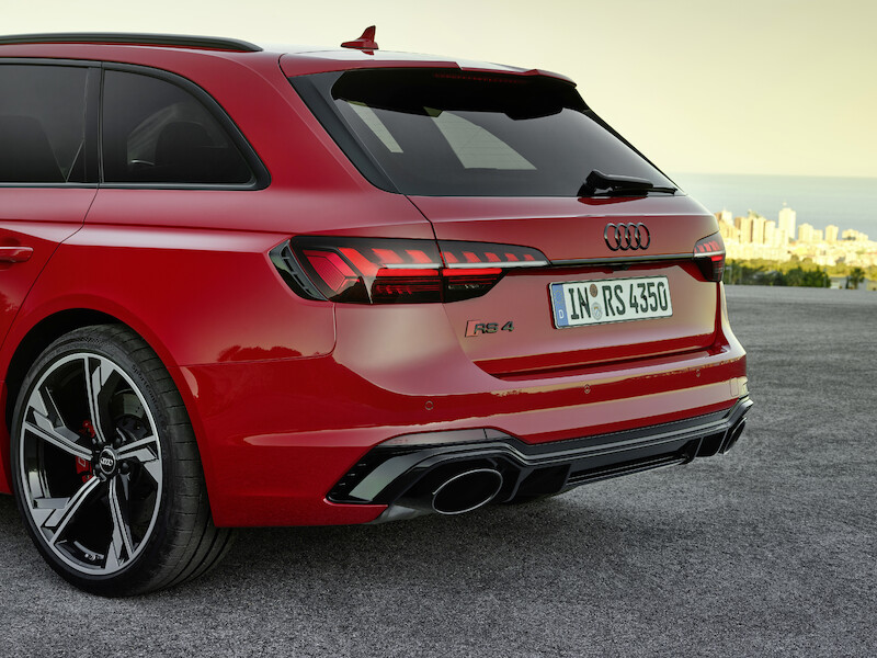 Odświeżenie mocnego kombi: Nowe Audi RS 4 Avant