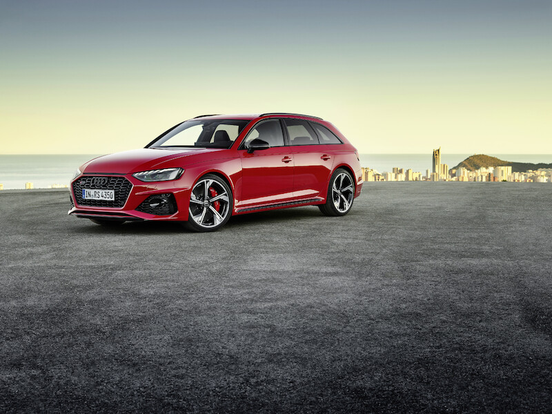 Odświeżenie mocnego kombi: Nowe Audi RS 4 Avant