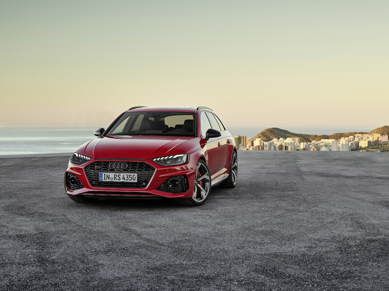 Odświeżenie mocnego kombi: Nowe Audi RS 4 Avant