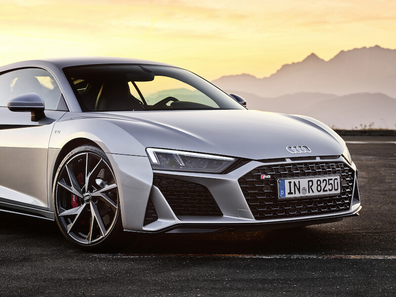 Jeszcze ostrzejsze i jeszcze bardziej rzucające się w oczy: Audi R8 V10 RWD i Audi R8 LMS GT4