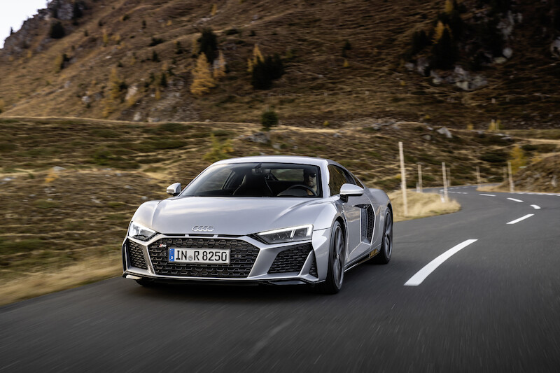 Jeszcze ostrzejsze i jeszcze bardziej rzucające się w oczy: Audi R8 V10 RWD i Audi R8 LMS GT4