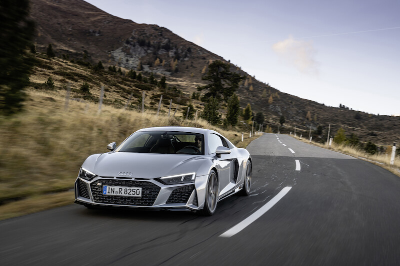 Jeszcze ostrzejsze i jeszcze bardziej rzucające się w oczy: Audi R8 V10 RWD i Audi R8 LMS GT4
