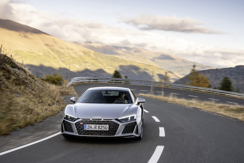 Jeszcze ostrzejsze i jeszcze bardziej rzucające się w oczy: Audi R8 V10 RWD i Audi R8 LMS GT4