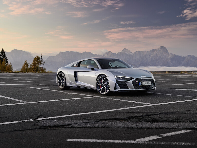 Jeszcze ostrzejsze i jeszcze bardziej rzucające się w oczy: Audi R8 V10 RWD i Audi R8 LMS GT4