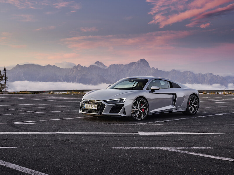 Jeszcze ostrzejsze i jeszcze bardziej rzucające się w oczy: Audi R8 V10 RWD i Audi R8 LMS GT4