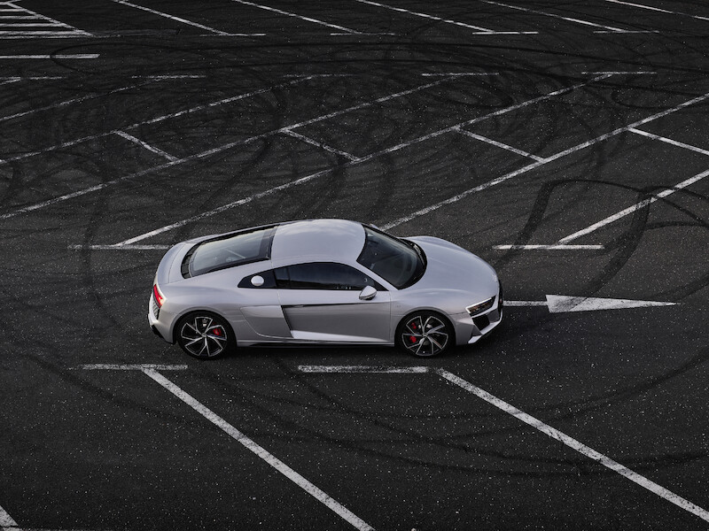 Jeszcze ostrzejsze i jeszcze bardziej rzucające się w oczy: Audi R8 V10 RWD i Audi R8 LMS GT4