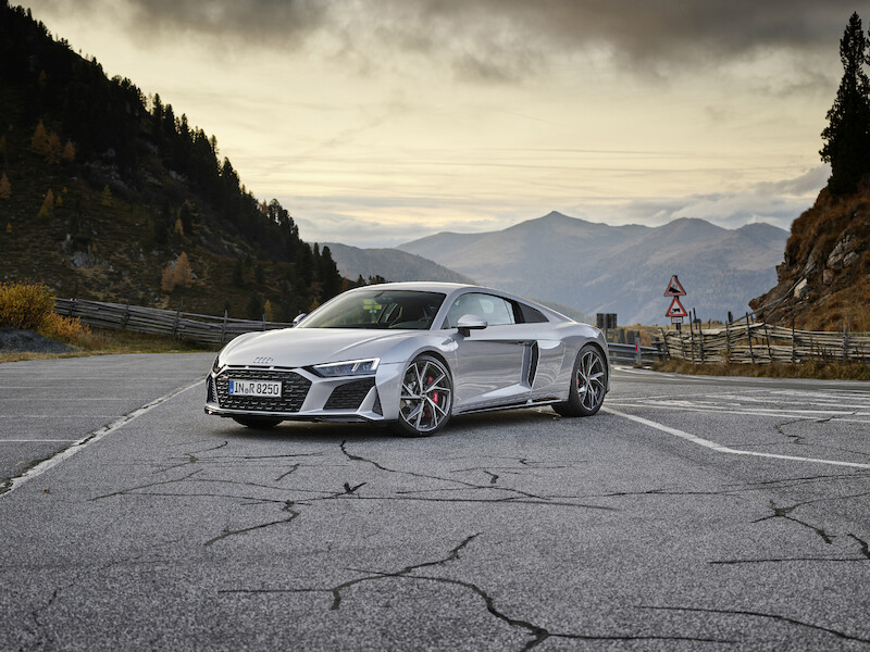 Jeszcze ostrzejsze i jeszcze bardziej rzucające się w oczy: Audi R8 V10 RWD i Audi R8 LMS GT4