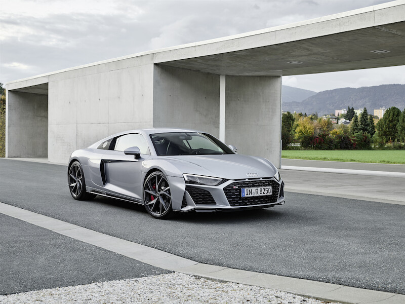 Jeszcze ostrzejsze i jeszcze bardziej rzucające się w oczy: Audi R8 V10 RWD i Audi R8 LMS GT4