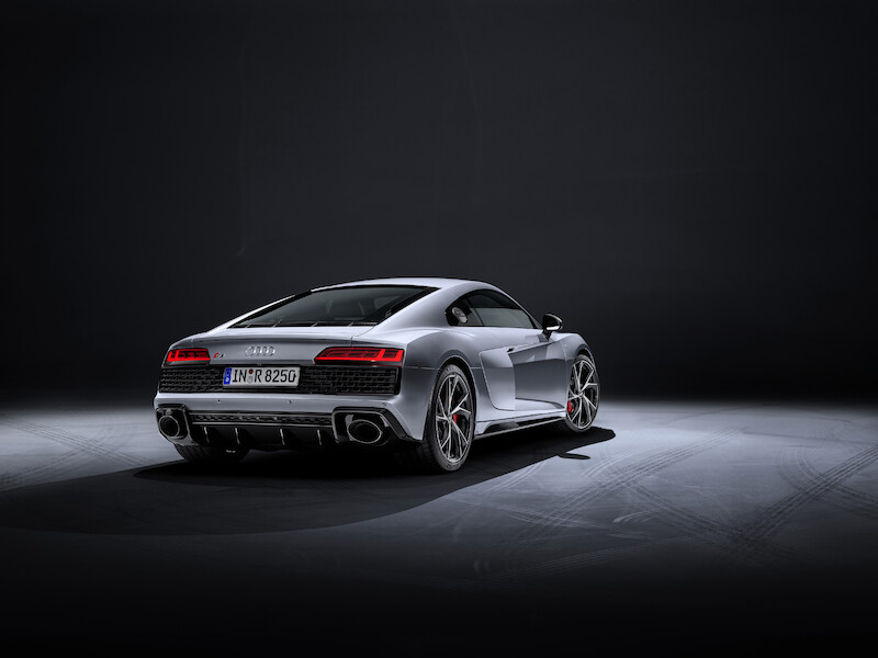 Jeszcze ostrzejsze i jeszcze bardziej rzucające się w oczy: Audi R8 V10 RWD i Audi R8 LMS GT4