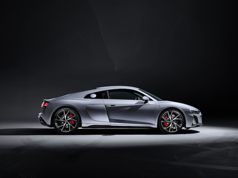 Jeszcze ostrzejsze i jeszcze bardziej rzucające się w oczy: Audi R8 V10 RWD i Audi R8 LMS GT4
