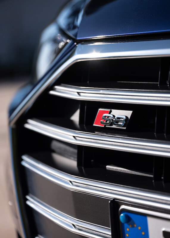 Nowe Audi S8 - ekscytujące osiągi samochodu klasy luksusowej