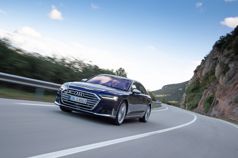 Nowe Audi S8 - ekscytujące osiągi samochodu klasy luksusowej