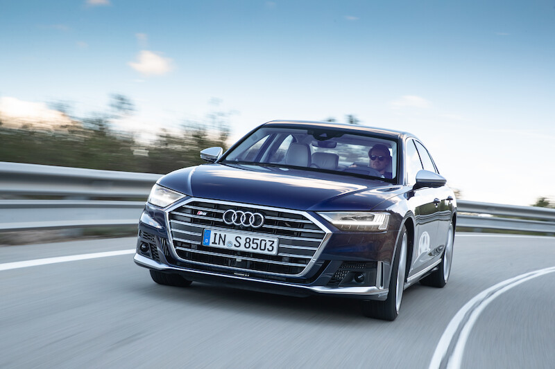 Nowe Audi S8 - ekscytujące osiągi samochodu klasy luksusowej