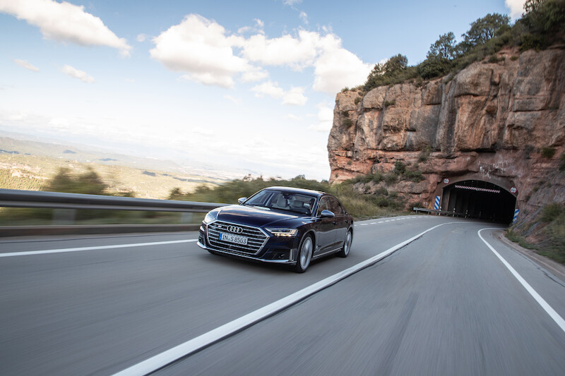 Nowe Audi S8 - ekscytujące osiągi samochodu klasy luksusowej