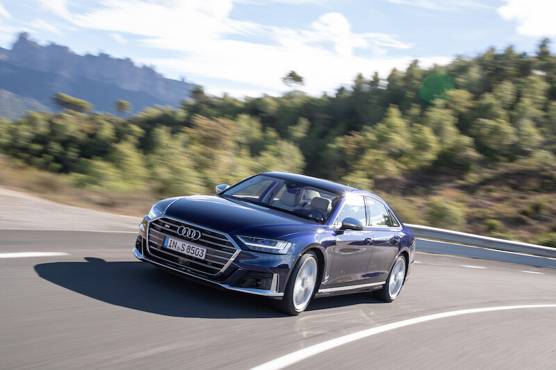 Nowe Audi S8 - ekscytujące osiągi samochodu klasy luksusowej