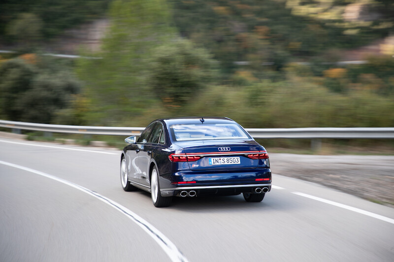 Nowe Audi S8 - ekscytujące osiągi samochodu klasy luksusowej
