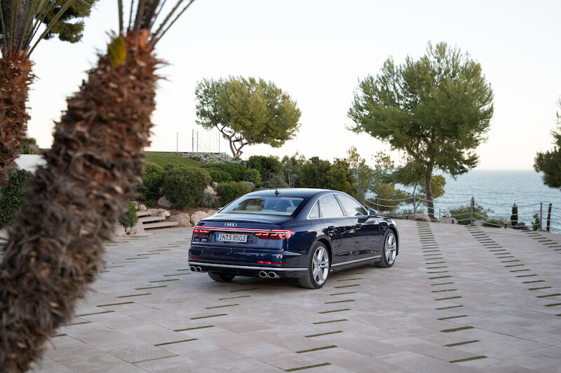 Nowe Audi S8 - ekscytujące osiągi samochodu klasy luksusowej