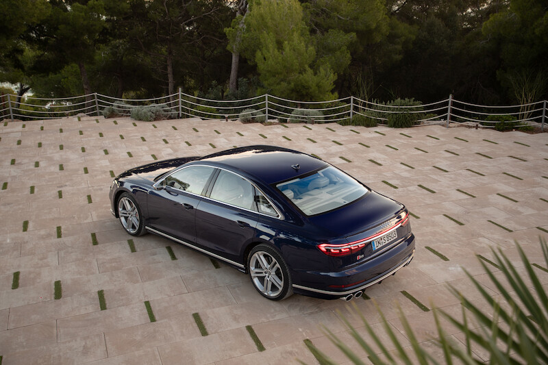 Nowe Audi S8 - ekscytujące osiągi samochodu klasy luksusowej