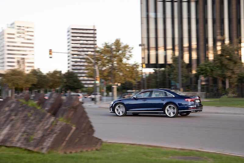 Nowe Audi S8 - ekscytujące osiągi samochodu klasy luksusowej