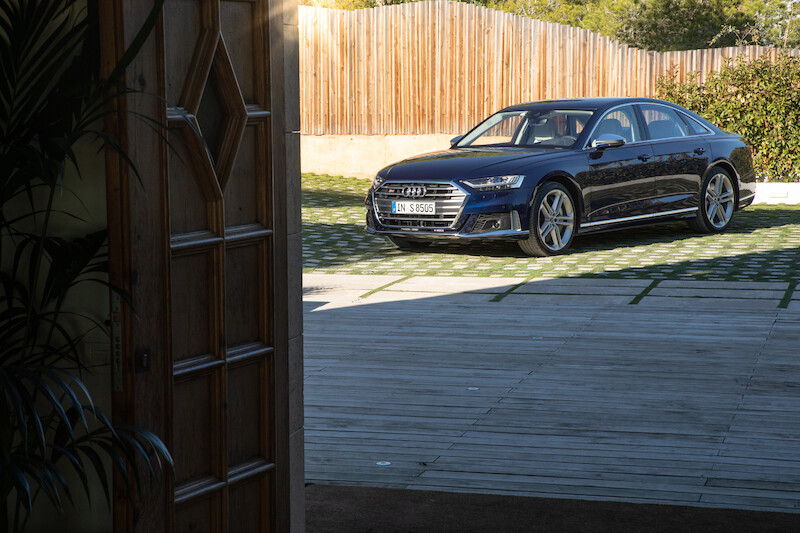 Nowe Audi S8 - ekscytujące osiągi samochodu klasy luksusowej