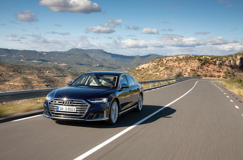 Nowe Audi S8 - ekscytujące osiągi samochodu klasy luksusowej