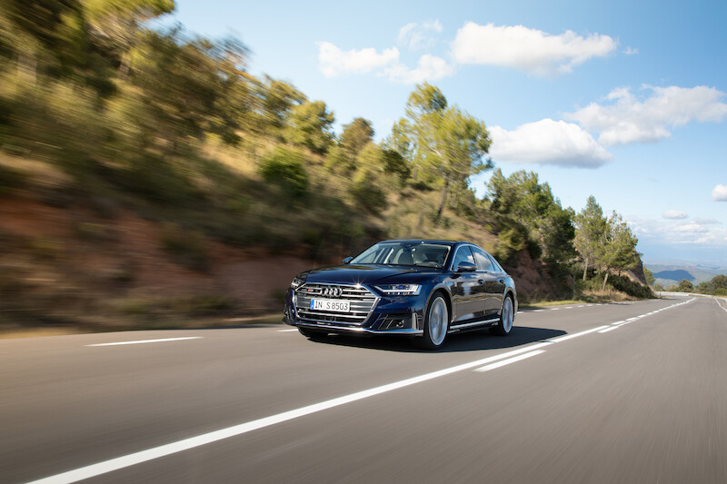 Nowe Audi S8 - ekscytujące osiągi samochodu klasy luksusowej