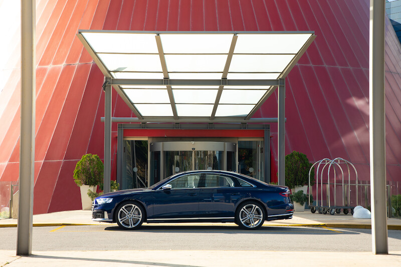 Nowe Audi S8 - ekscytujące osiągi samochodu klasy luksusowej