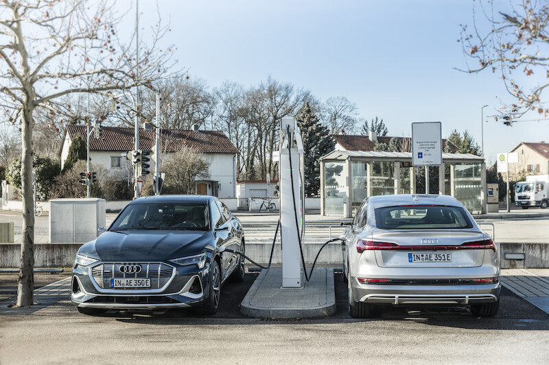 Audi zainwestuje niemal 100 milionów euro w infrastrukturę ładowania samochodów elektrycznych na terenie własnych fabryk