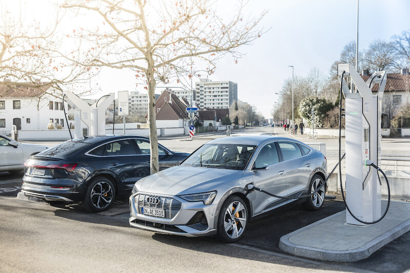 Audi zainwestuje niemal 100 milionów euro w infrastrukturę ładowania samochodów elektrycznych na terenie własnych fabryk