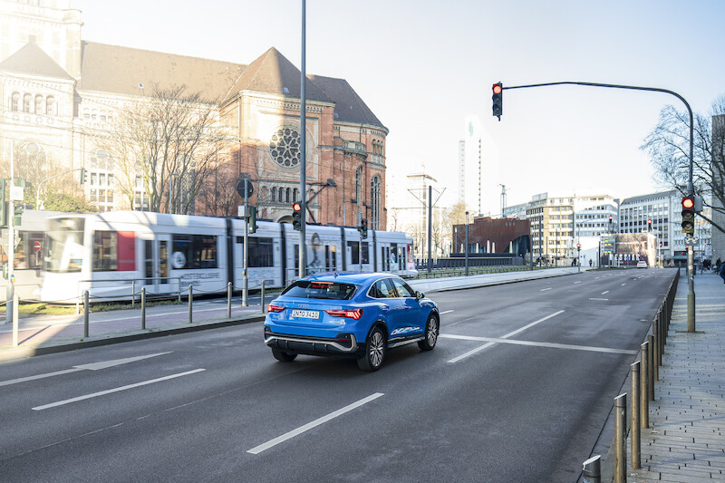 Audi łączy się z uliczną sygnalizacją świetlną w Düsseldorfie