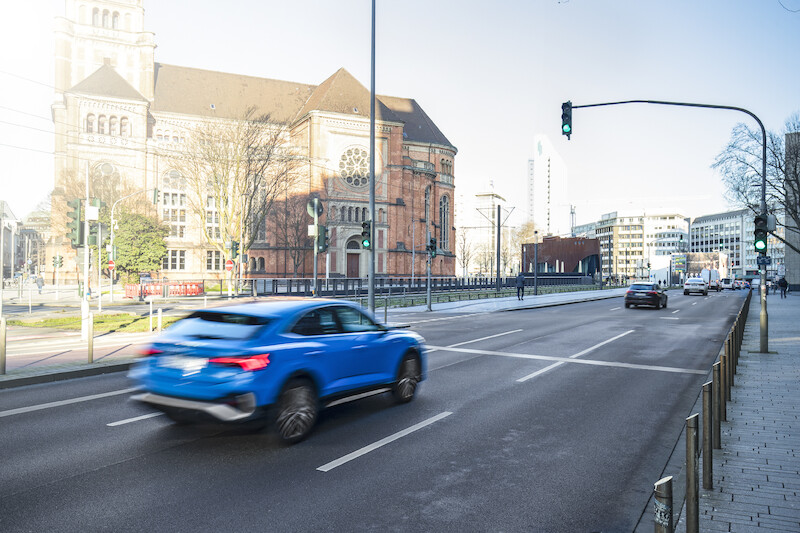 Audi łączy się z uliczną sygnalizacją świetlną w Düsseldorfie