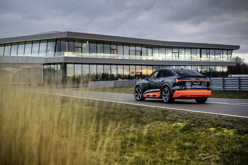 Dynamiczne, zwinne i elektryczne: Audi przedstawia koncepcję napędu dla modeli e-tron S