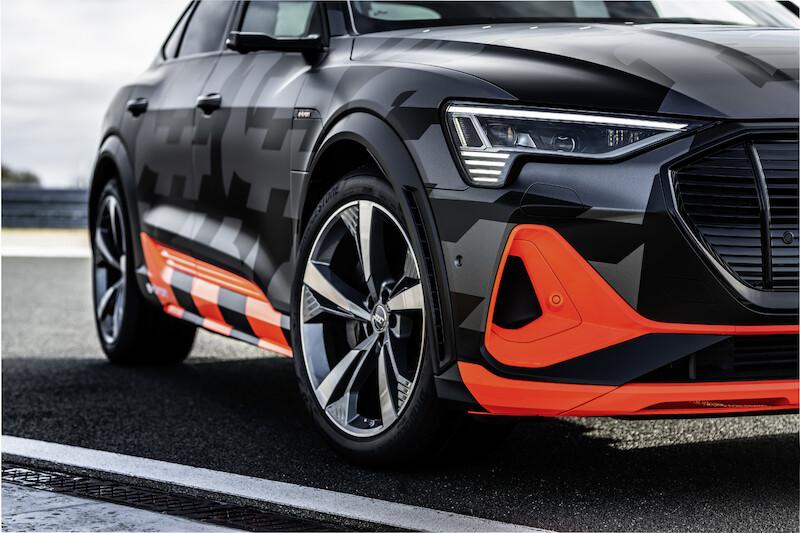 Dynamiczne, zwinne i elektryczne: Audi przedstawia koncepcję napędu dla modeli e-tron S