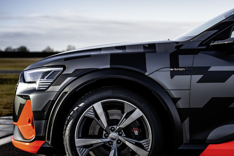 Dynamiczne, zwinne i elektryczne: Audi przedstawia koncepcję napędu dla modeli e-tron S