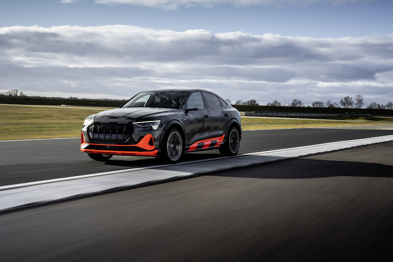 Dynamiczne, zwinne i elektryczne: Audi przedstawia koncepcję napędu dla modeli e-tron S