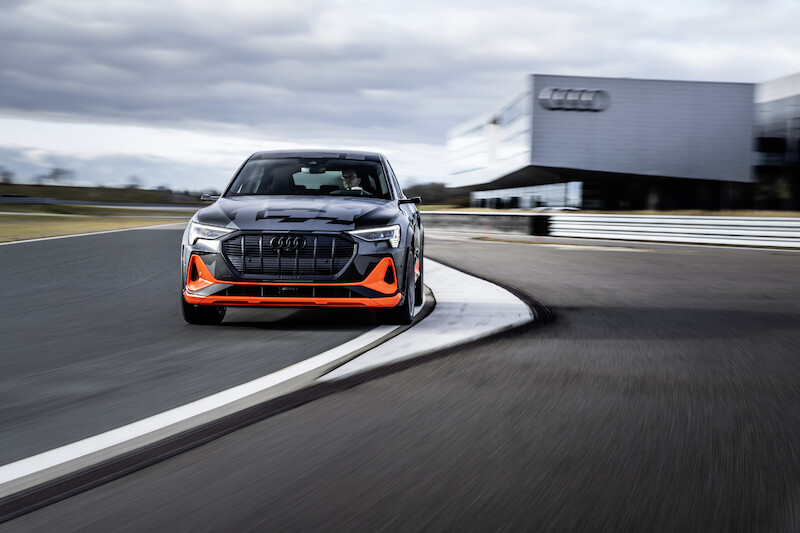 Dynamiczne, zwinne i elektryczne: Audi przedstawia koncepcję napędu dla modeli e-tron S