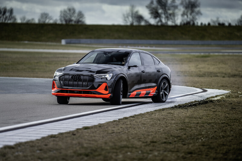 Dynamiczne, zwinne i elektryczne: Audi przedstawia koncepcję napędu dla modeli e-tron S