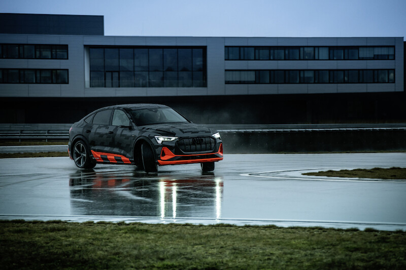 Dynamiczne, zwinne i elektryczne: Audi przedstawia koncepcję napędu dla modeli e-tron S