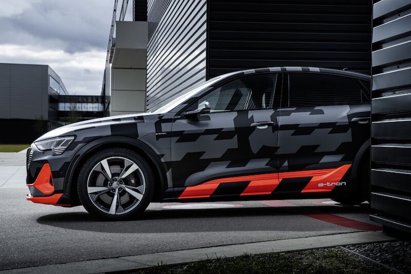 Dynamiczne, zwinne i elektryczne: Audi przedstawia koncepcję napędu dla modeli e-tron S